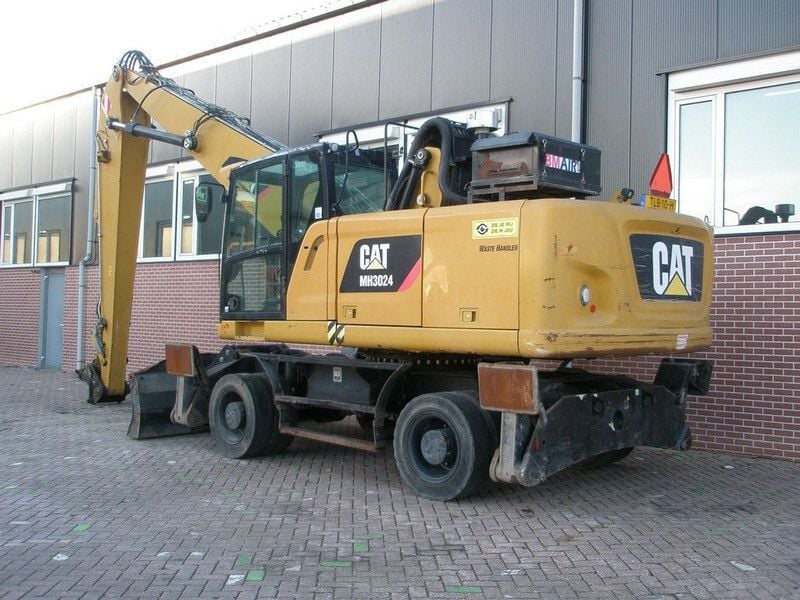 2015 Caterpillar MH3024 Material Handler