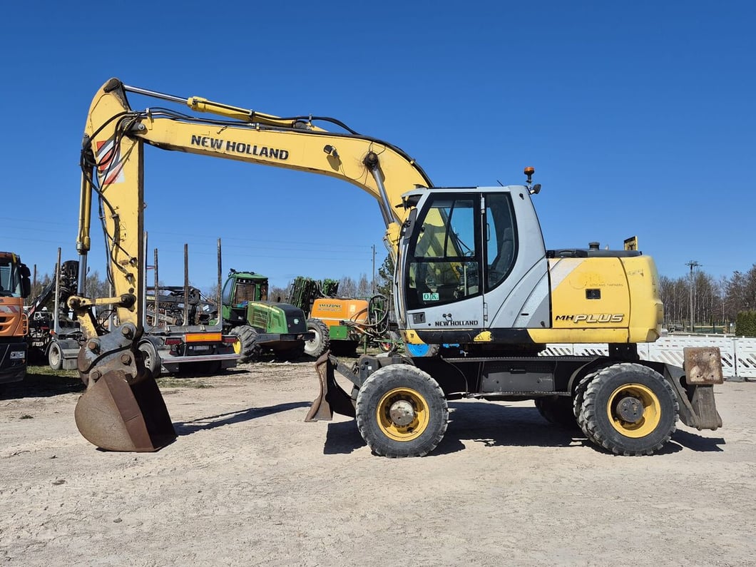 2007 New Holland MH-PLUS Wheel Excavator