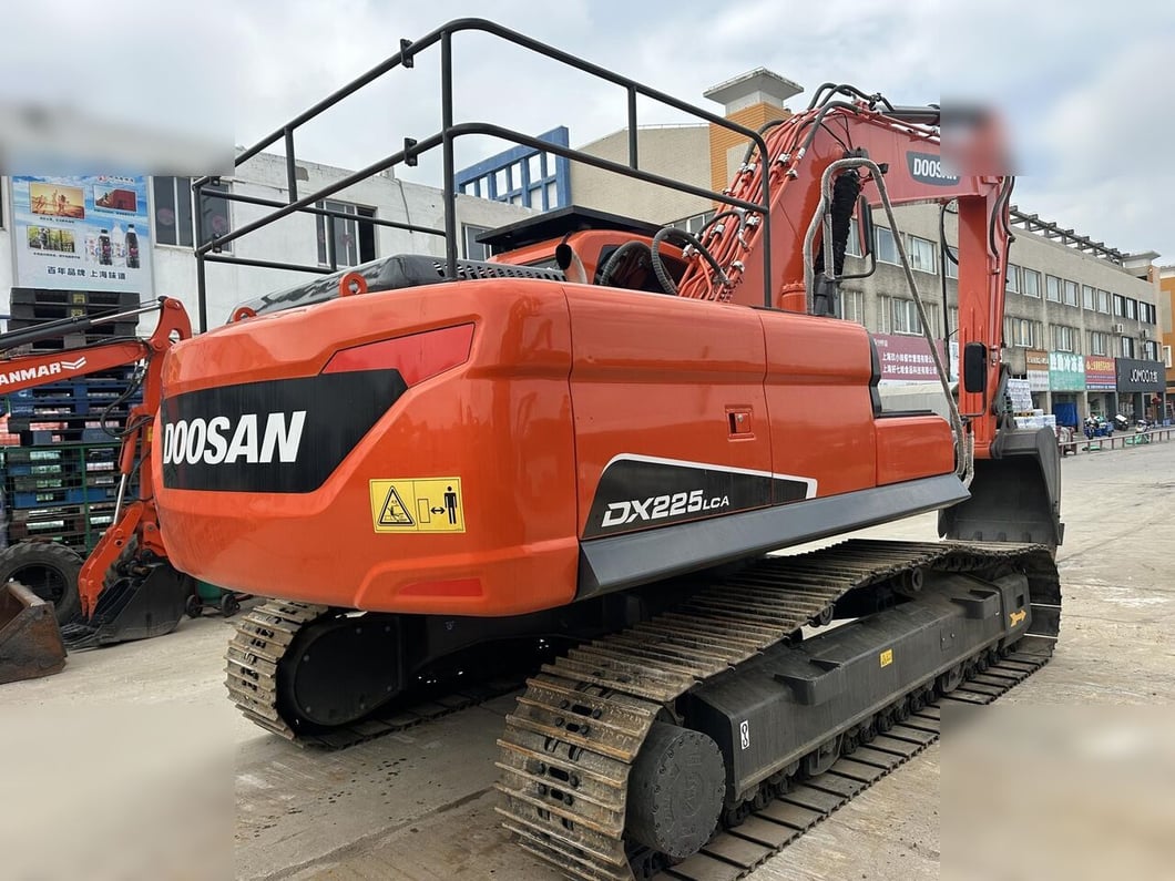 2024 Doosan DX225LCA Crawler Excavator
