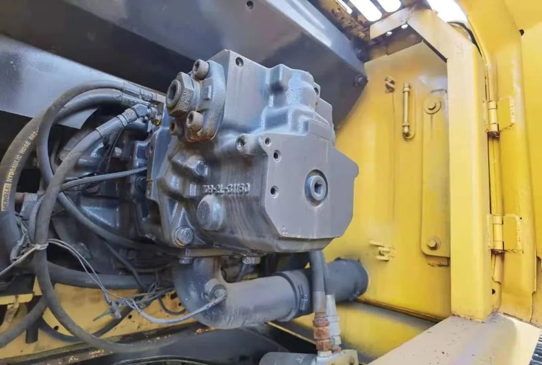 2022 Komatsu PC220 Crawler Excavator