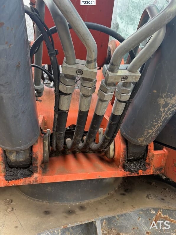 2011 Atlas 260LC Crawler Excavator