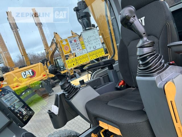 2022 Caterpillar MH3040-07A Material Handler