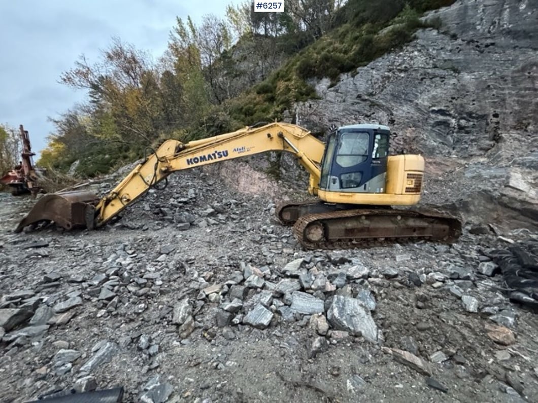 2005 Komatsu PC228USLC-3 Crawler Excavator