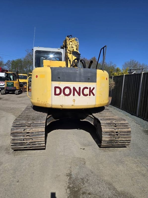 2006 New Holland E135SR-1E Crawler Excavator