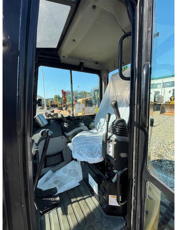 2019 Caterpillar 305.5E2 Crawler Excavator