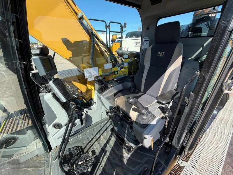 2019 Caterpillar 326FL Crawler Excavator