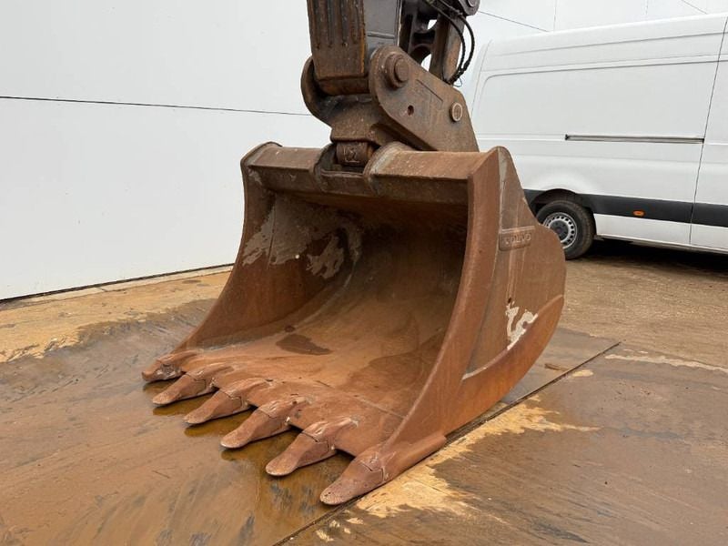 Volvo EC300EL – Hammer Lines / Quick Coupler / Camera (2020)