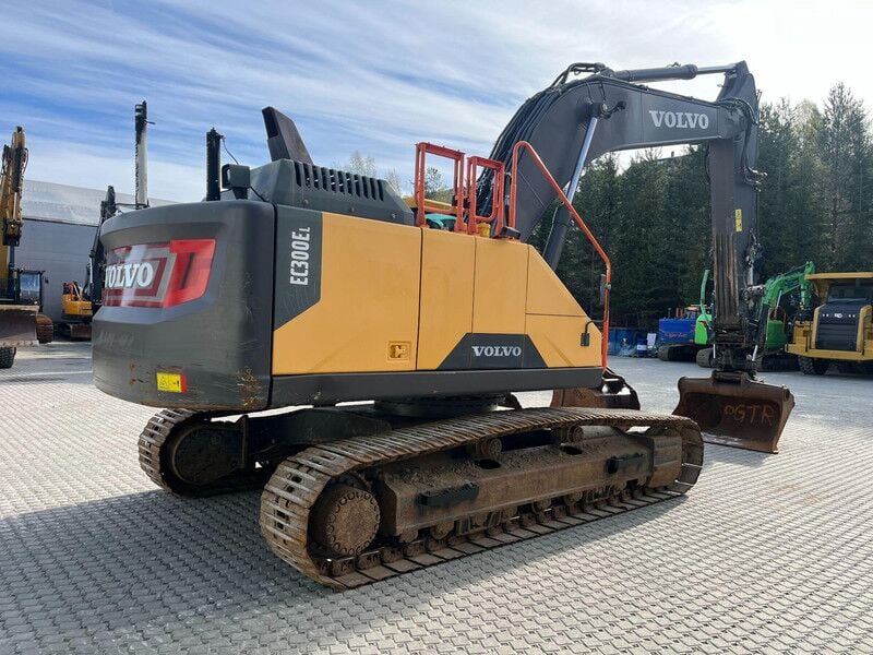 2017 Volvo EC300EL Crawler Excavator