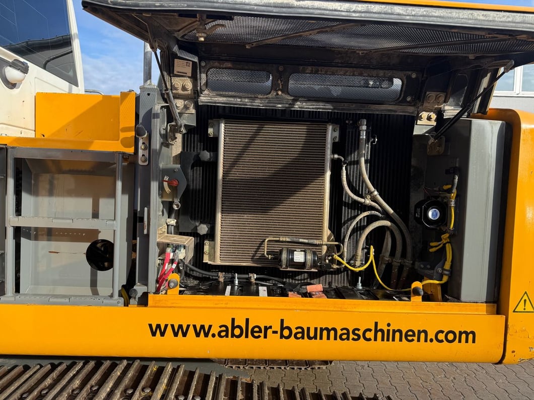 2015 Liebherr R922LC Crawler Excavator