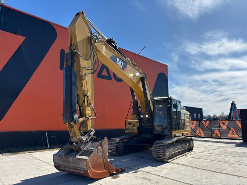 2018 Caterpillar 330FL Crawler Excavator