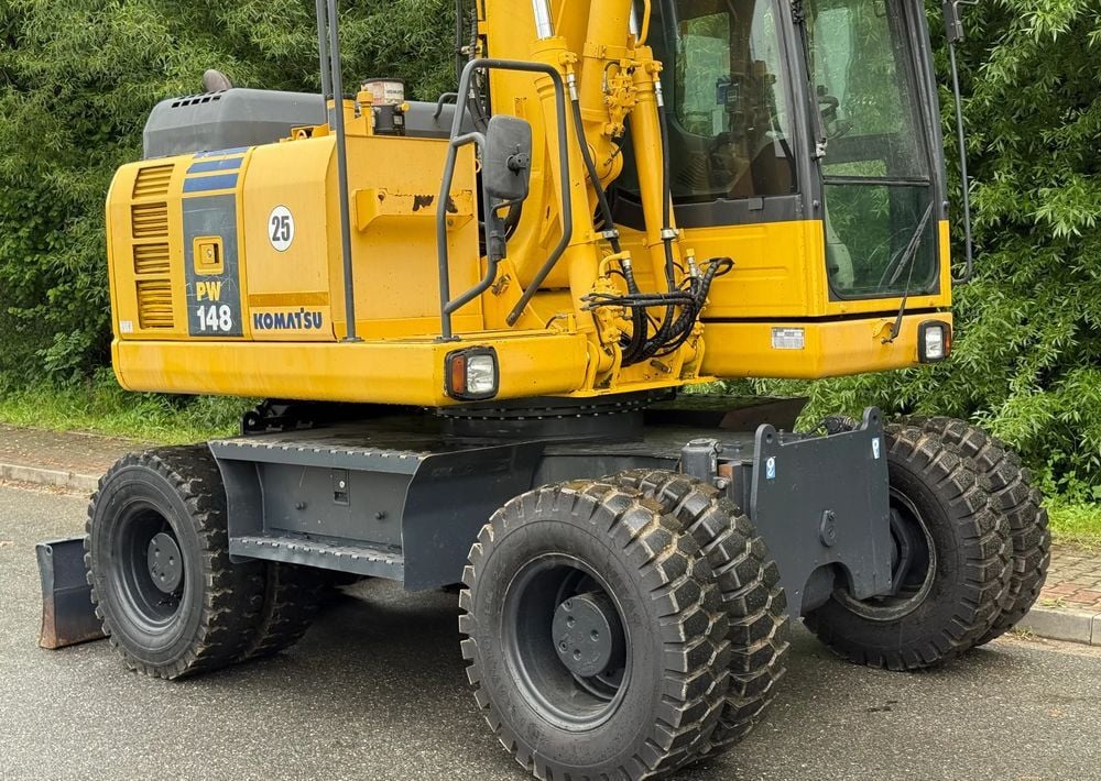 2011 Komatsu PW148 Wheel Excavator