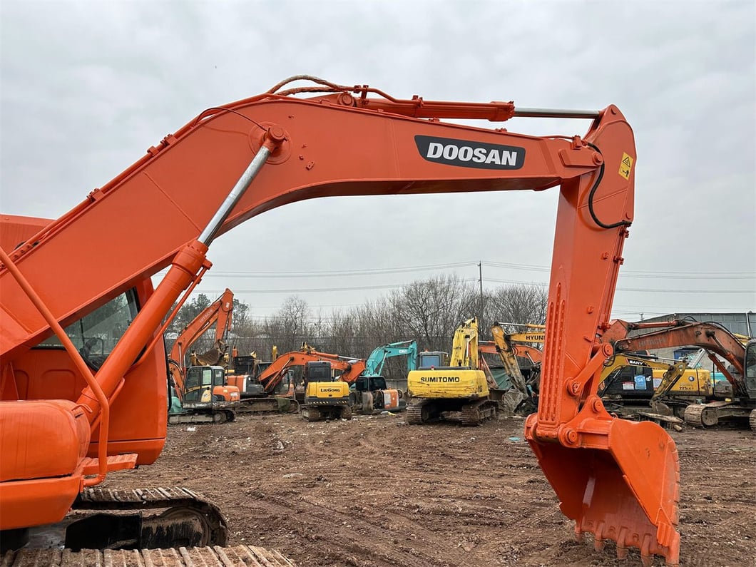 2017 Doosan DH220 Crawler Excavator