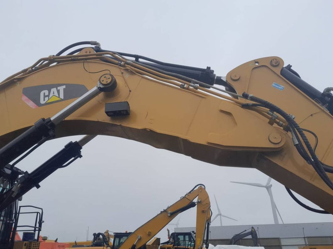 2019 Caterpillar 6015B Crawler Excavator