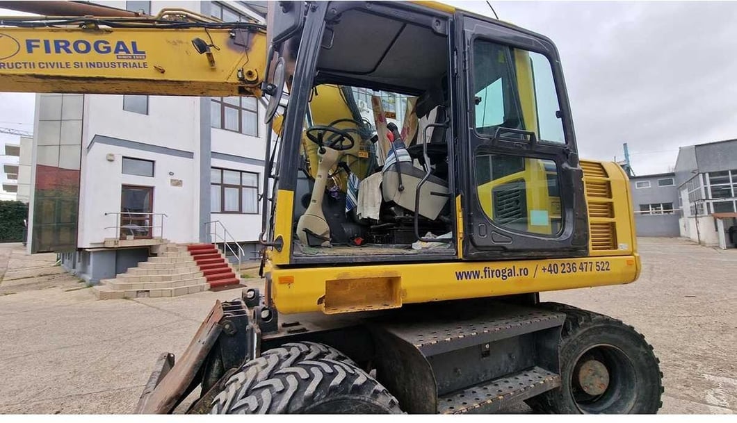 Komatsu PW148-8 Wheel Excavator