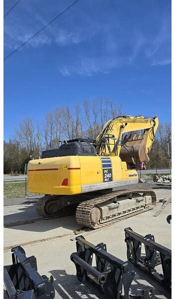 2017 Komatsu PC240 NLC-11