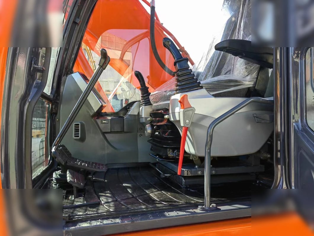 2018 Doosan DX225LC Crawler Excavator