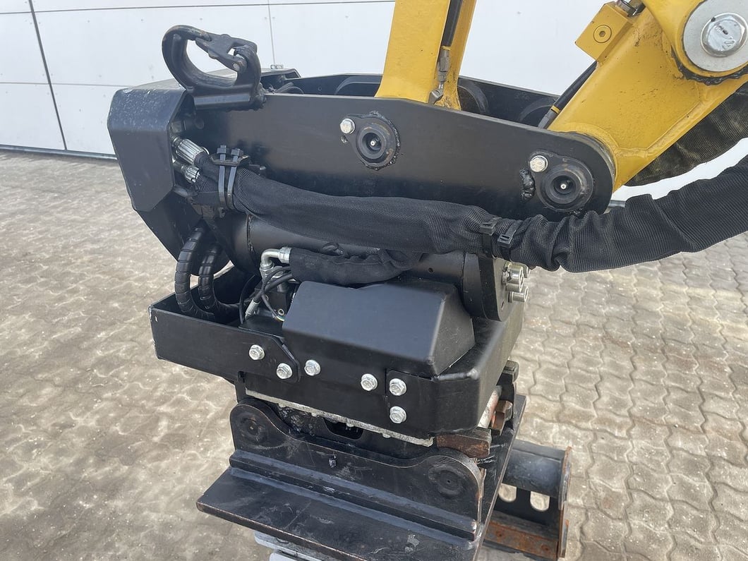 2024 Komatsu PC33E-6 Mini Excavator