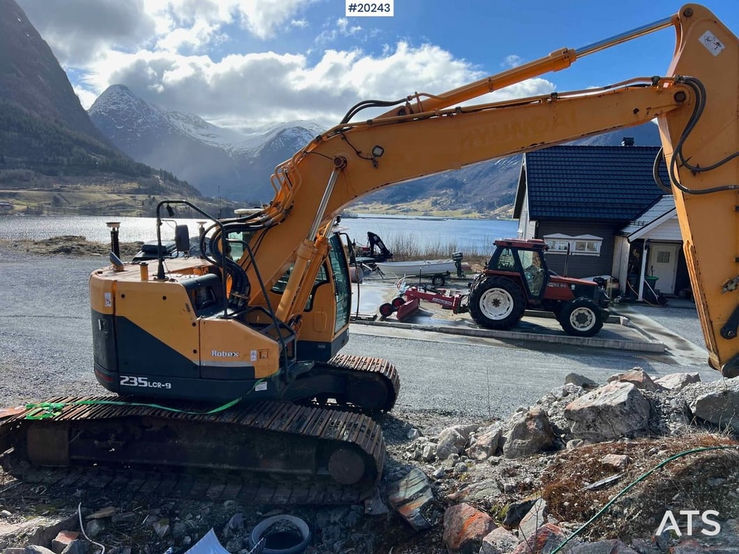 2012 Hyundai R235LCR-9