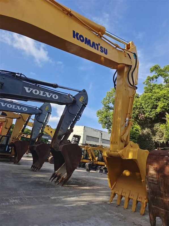 2023 Komatsu PC400-8 Crawler Excavator