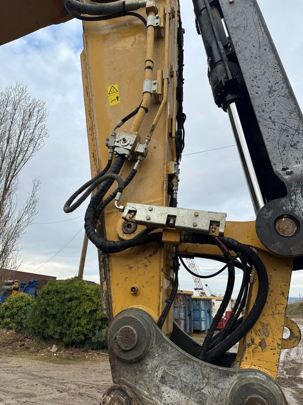 2020 Caterpillar 326FLN Crawler Excavator