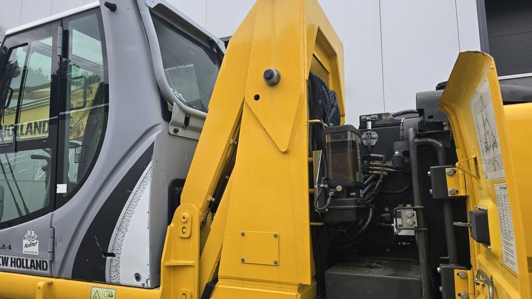 2011 New Holland WE150C Wheel Excavator