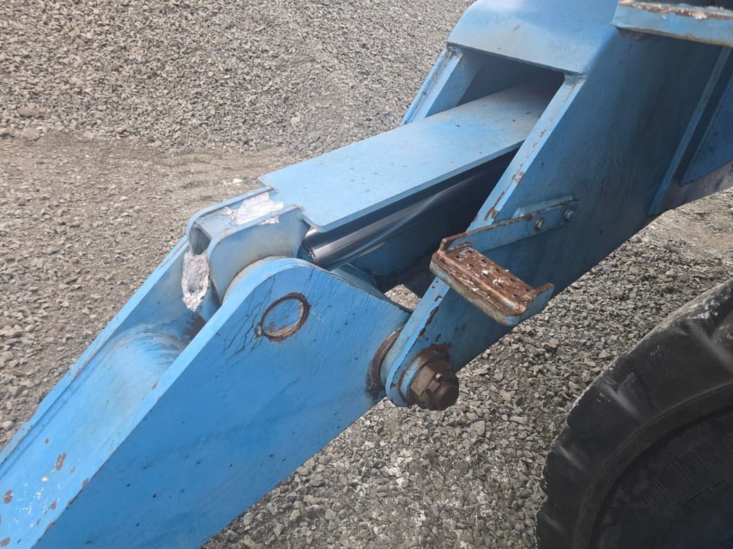 2001 Fuchs MHL360 Material Handler