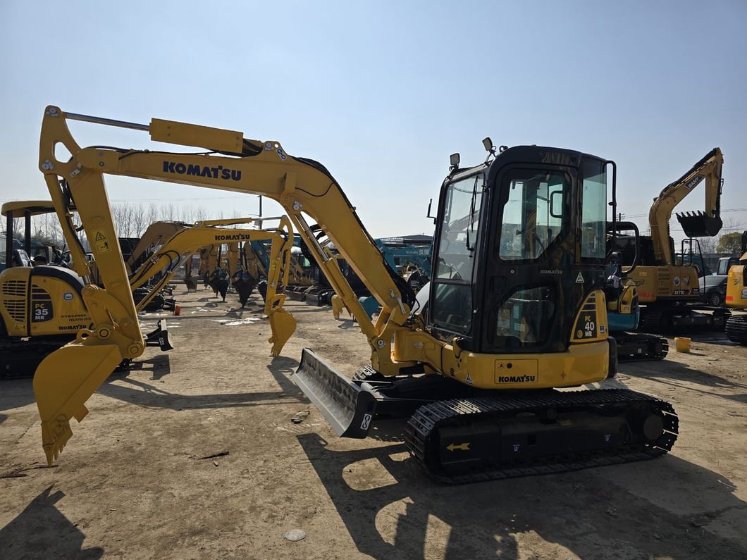 2024 Komatsu PC40 Mini Excavator