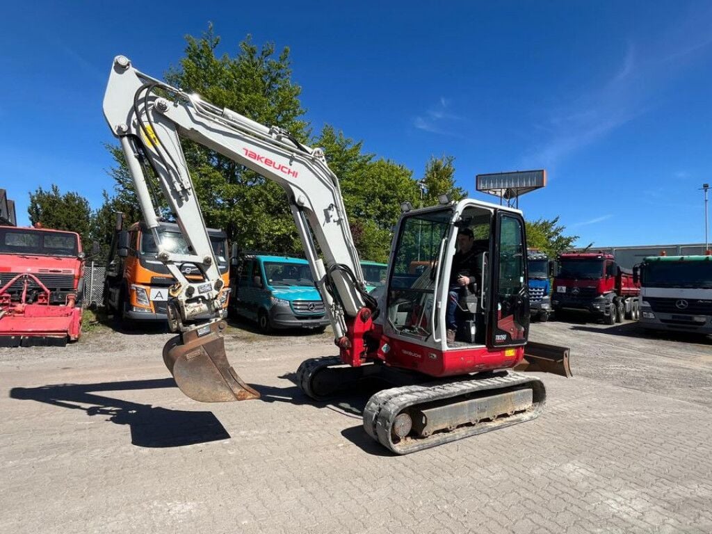 2017 Takeuchi TB260 Mini Excavator