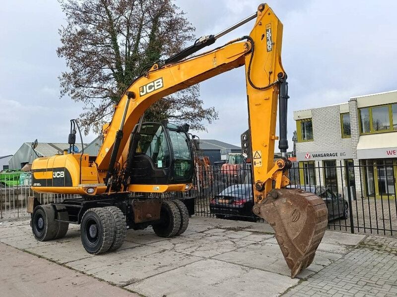 2011 JCB JS160W Material Handler