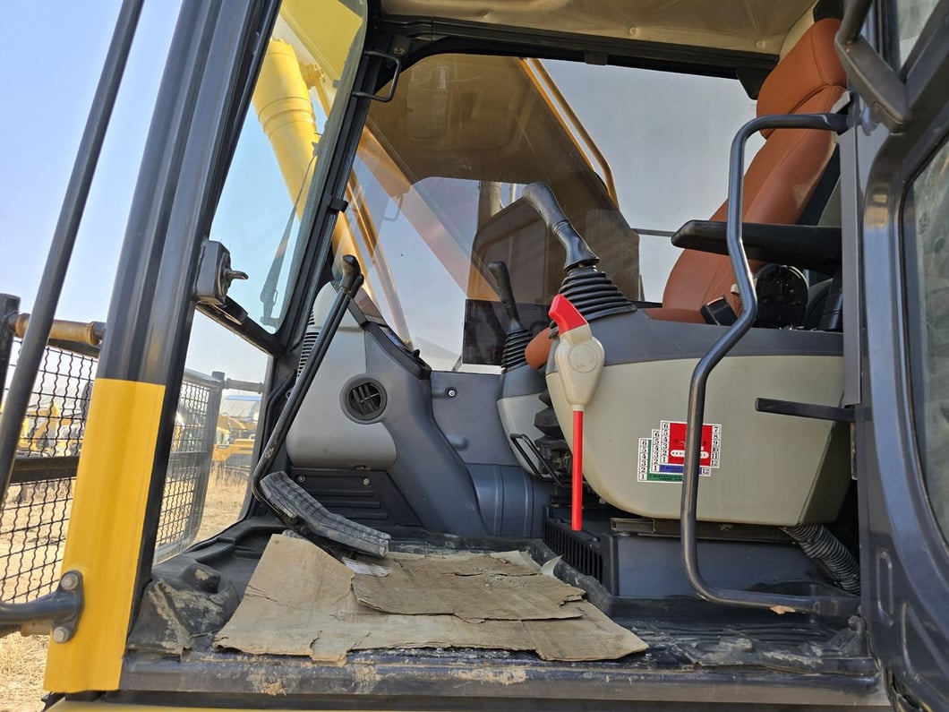 2024 Komatsu PC240-8 Crawler Excavator