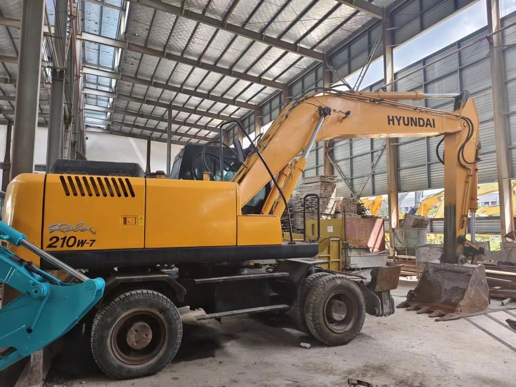 2017 Hyundai R210W-7 Wheel Excavator
