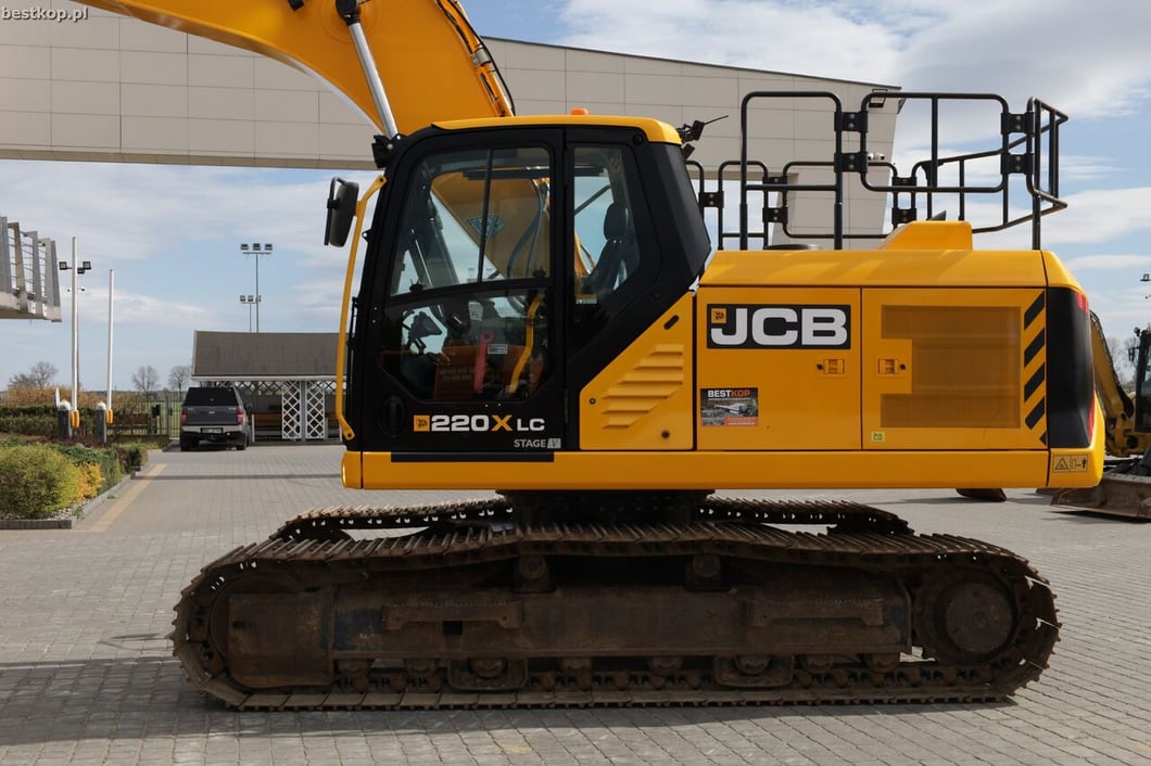 2022 JCB 220X Crawler Excavator