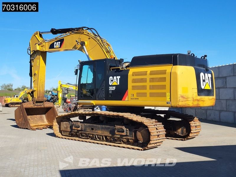 2017 Caterpillar 352F Crawler Excavator