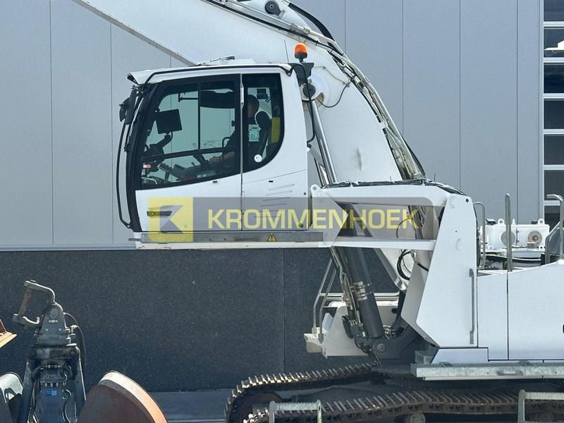 2018 Liebherr R946LC