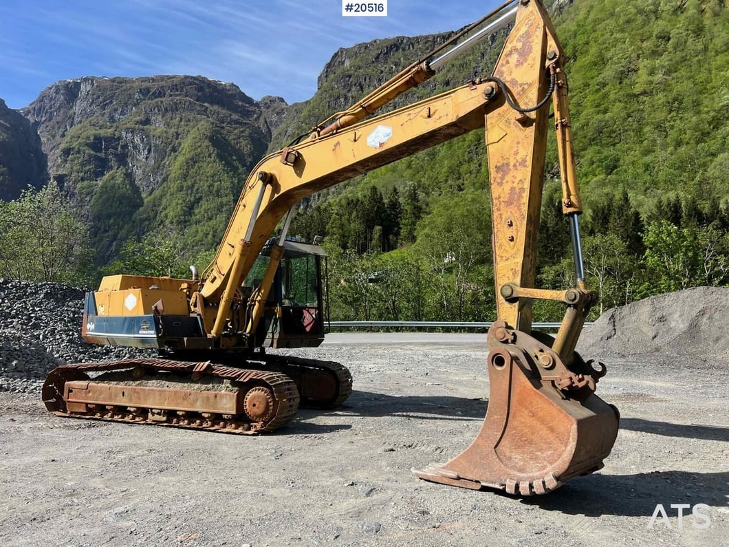 1998 Komatsu PC200-3 Crawler Excavator