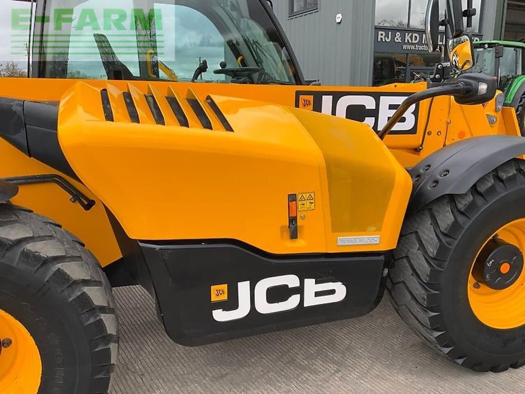2022 JCB 542-70 AGRI XTRA Mini Excavator