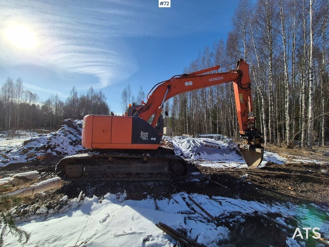 2005 Hitachi ZX225 Excavadora de Orugas