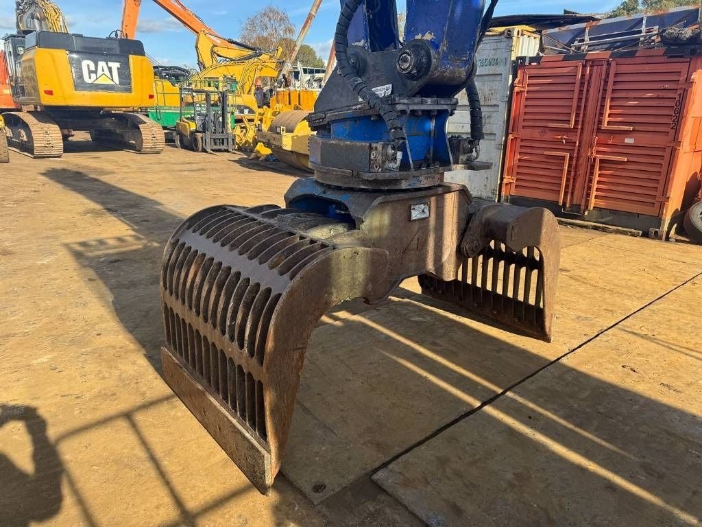 2004 Liebherr R924B EW Material Handler