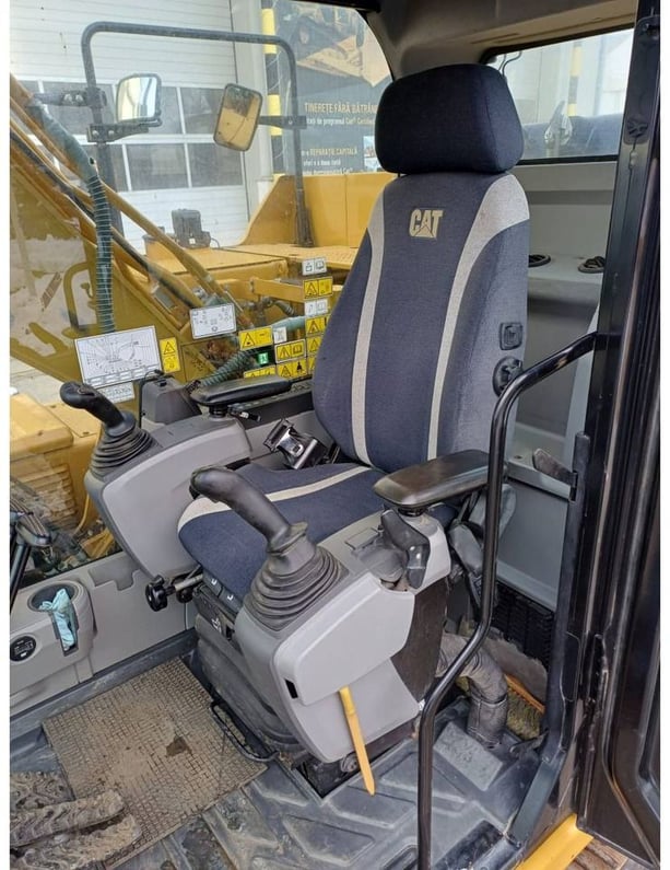 2019 Caterpillar 318FL Crawler Excavator