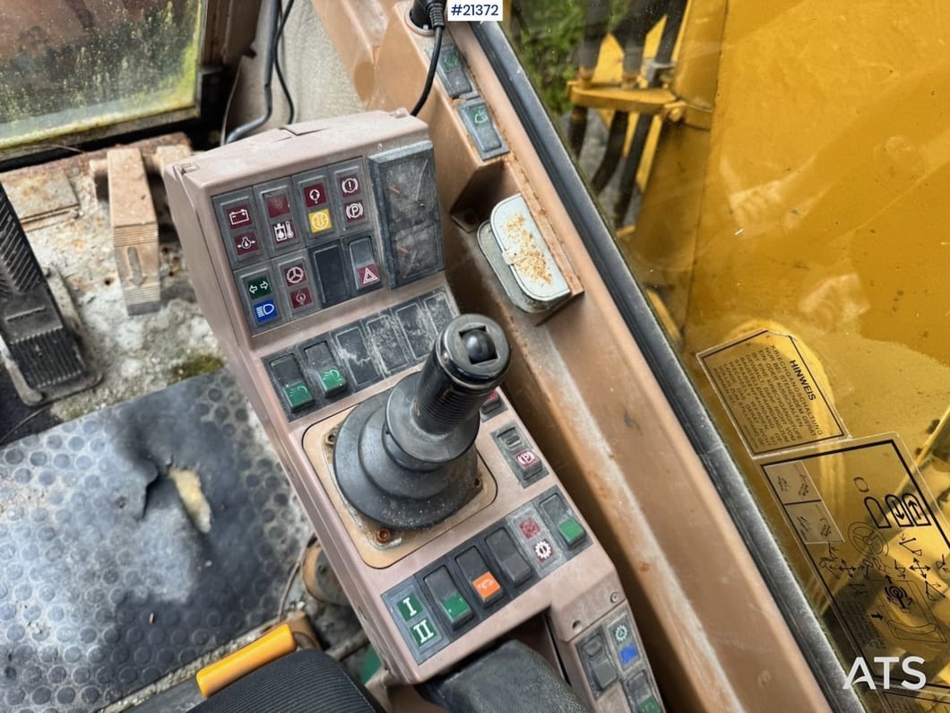 1994 Caterpillar 212B Wheel Excavator