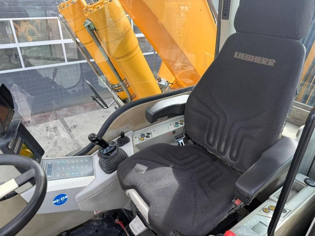 2010 Liebherr A924C Material Handler
