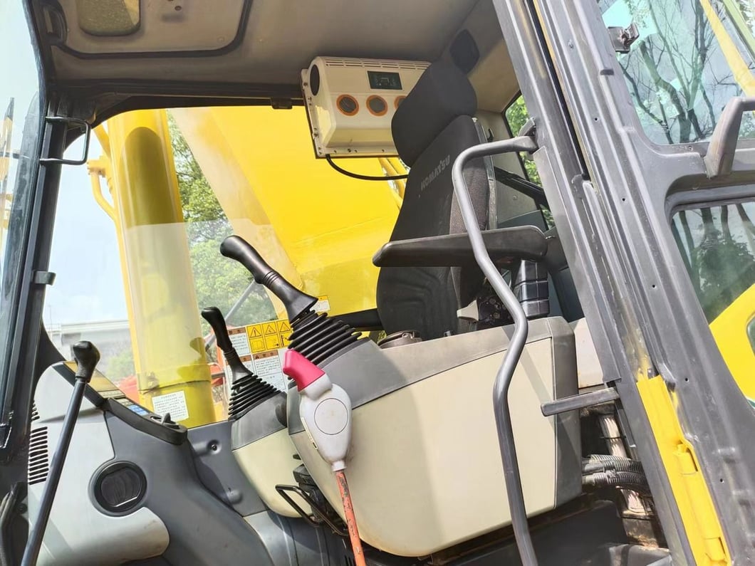2019 Komatsu PC400-8 Crawler Excavator