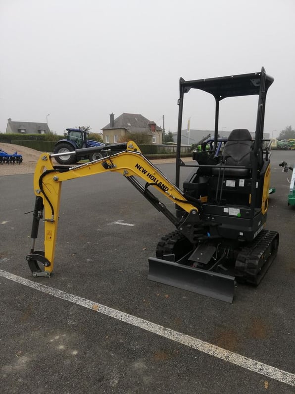 2023 New Holland E17D Mini Excavator