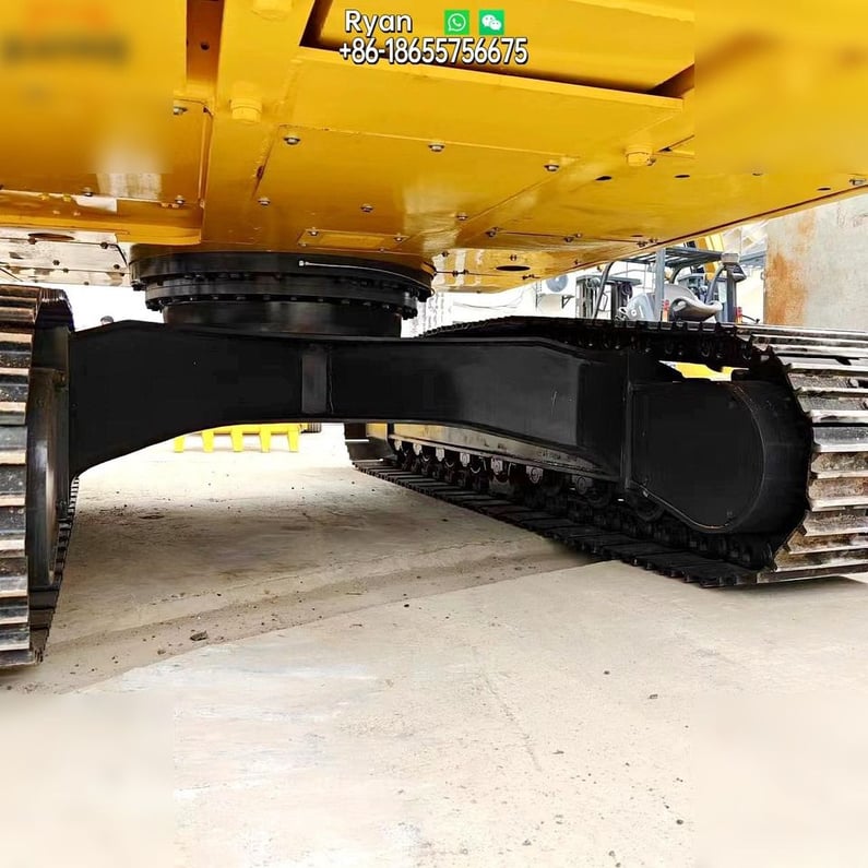 2022 Komatsu PC220-8 Crawler Excavator