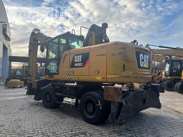2015 Caterpillar MH3022 Material Handler