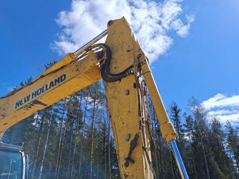 2009 New Holland E235BSR-2 Crawler Excavator