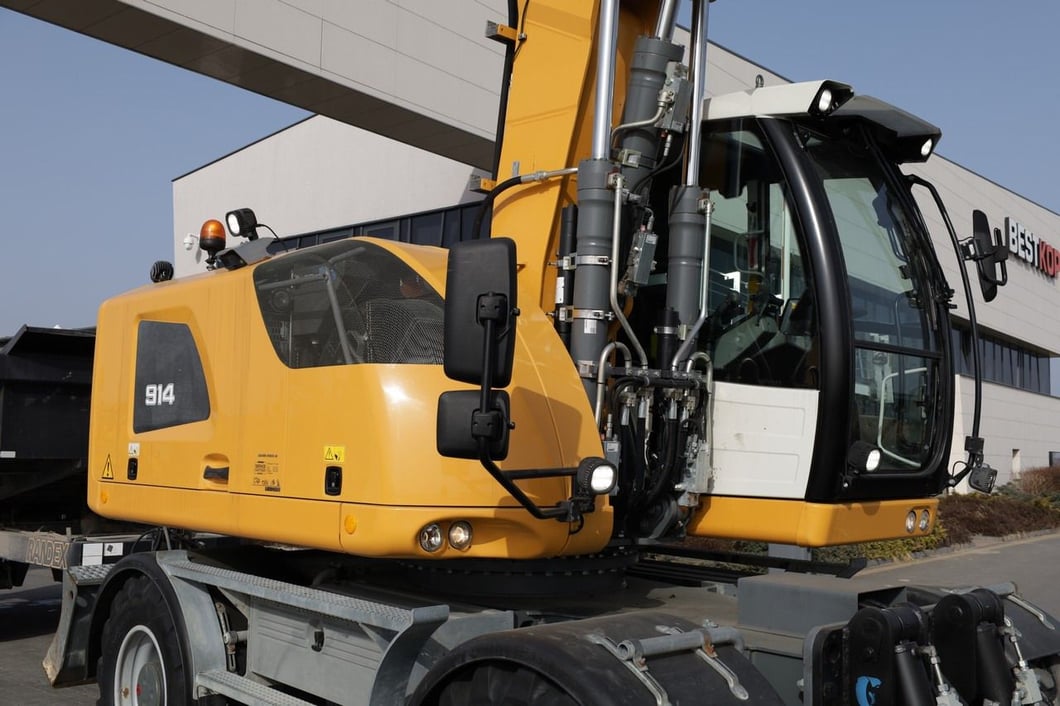 2017 Liebherr A914 LITRONIC Wheel Excavator