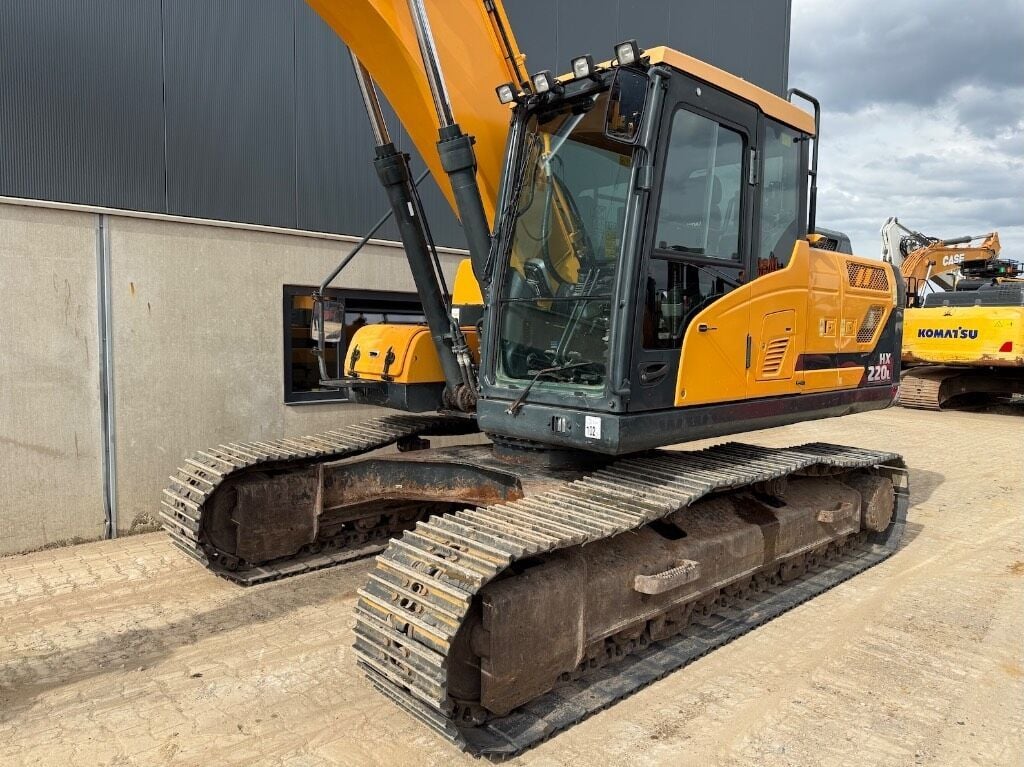 2019 Hyundai HX220L Crawler Excavator