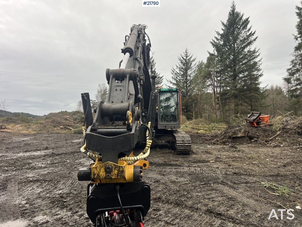 2010 Volvo EC210CL Crawler Excavator