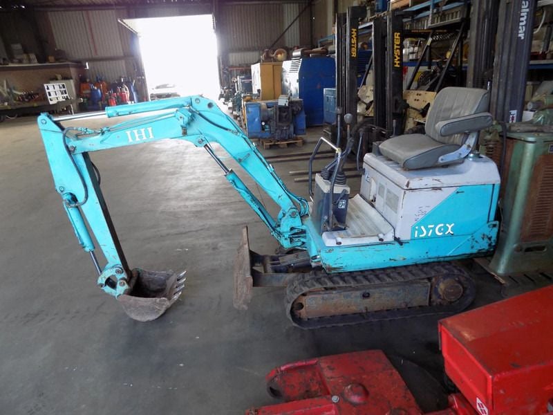 IHI Minigraver 2 Cillinder Motor Diesel.